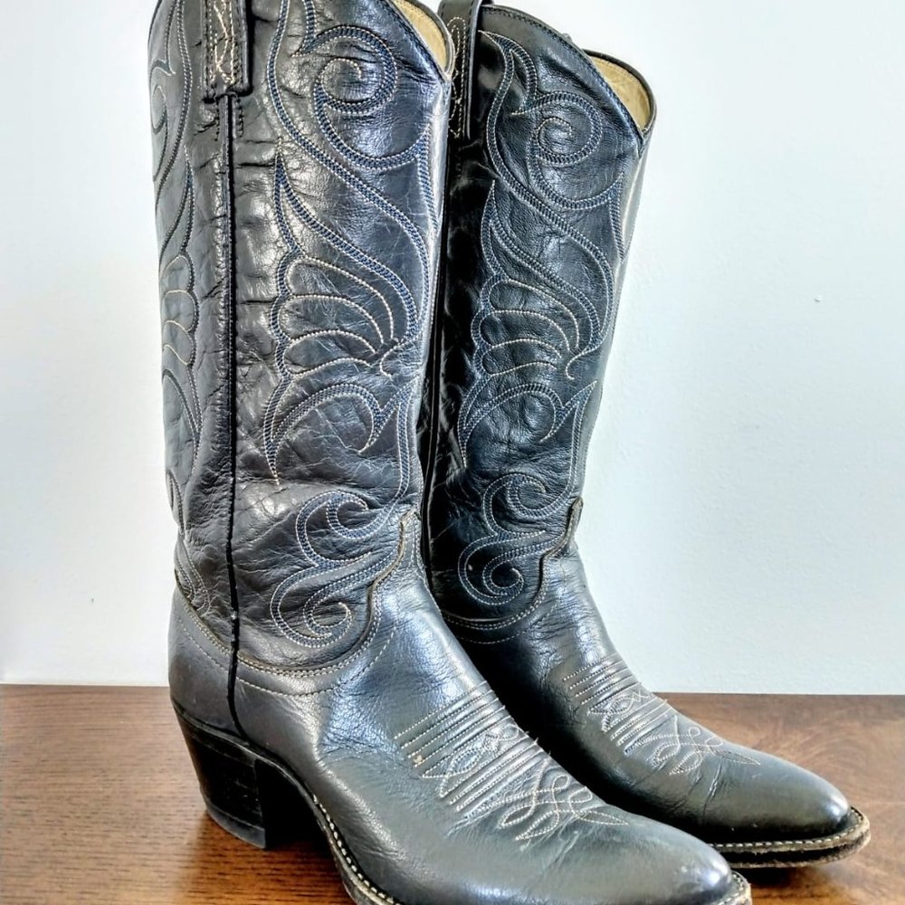 Women’s Dan Post Cowboy Boots – size 6 ½